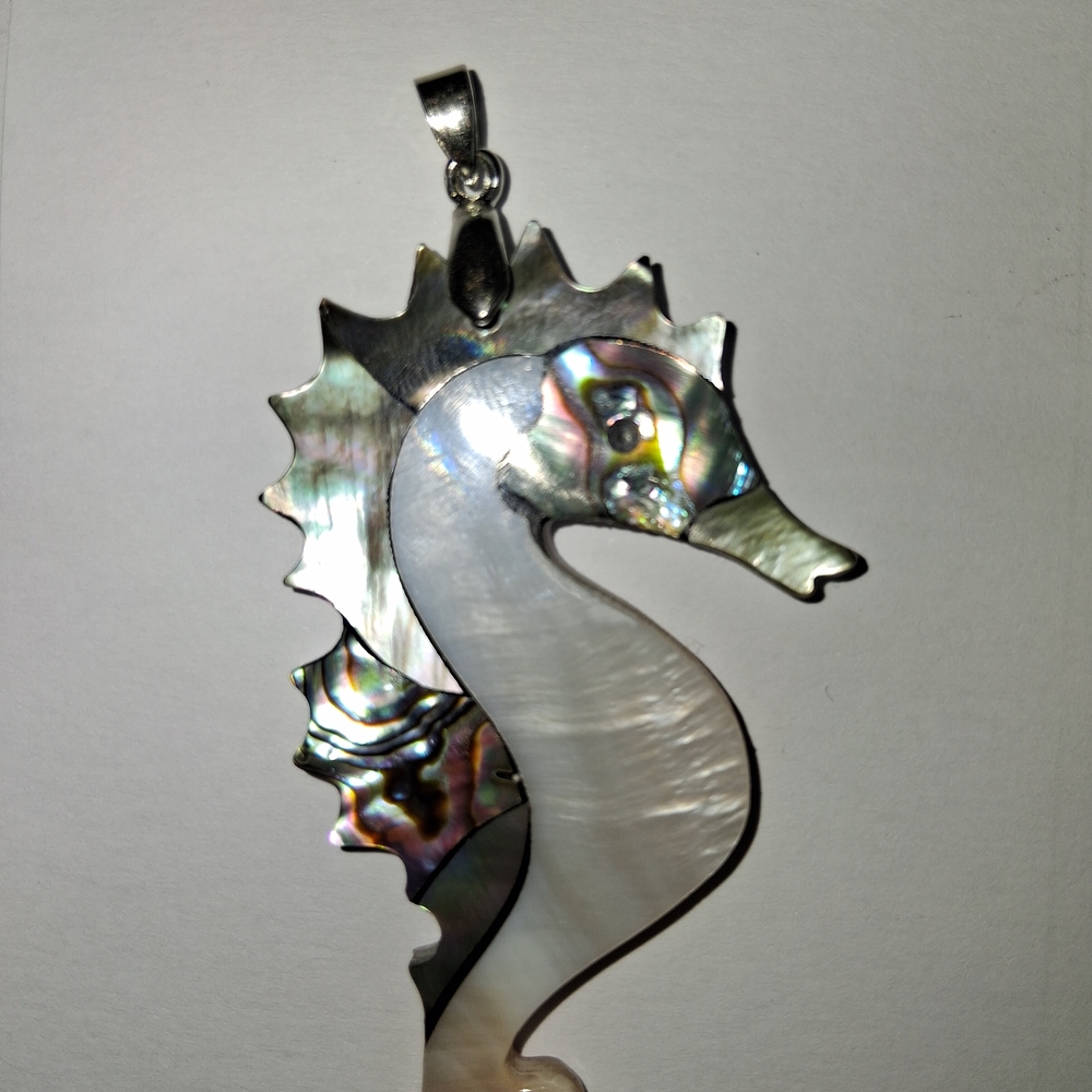 Seahorse Abalone/Mother Of Pearl Shell Pendant - Picture 2 of 6